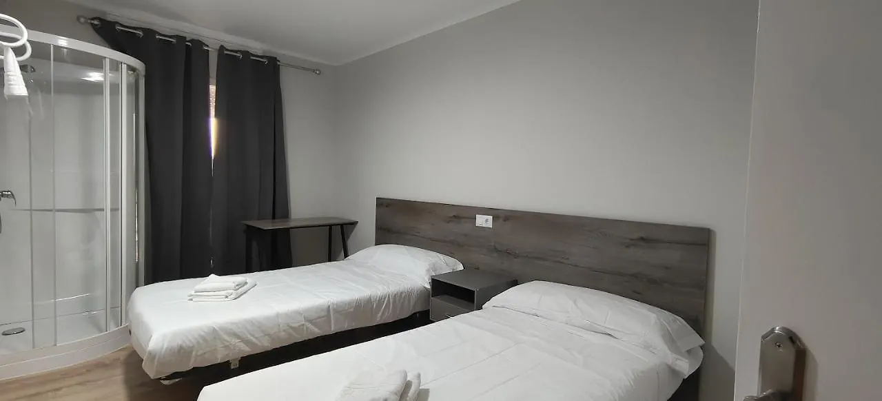 Mega Figueres Hotel Figueres  0*, Figueres (Girona)